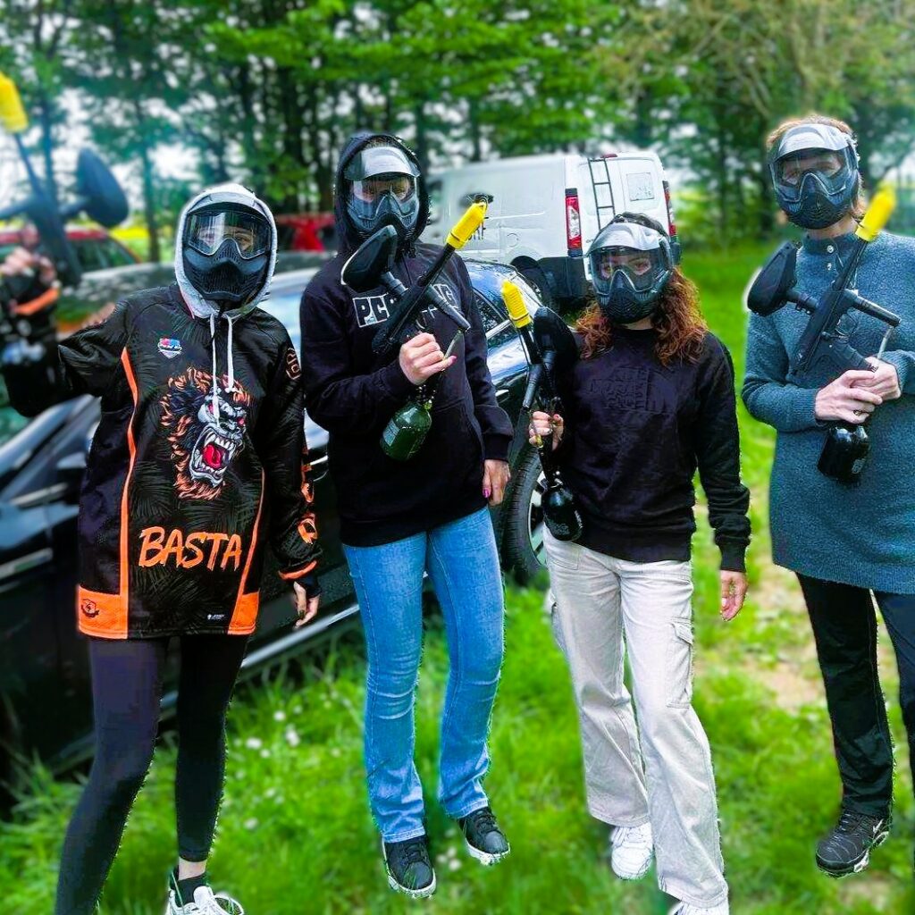 Le Paintball entre copines.